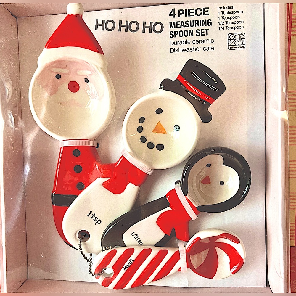 4 Christmas Ceramic Measuring Spoons Santa Snowman Penguin Peppermint Candy
